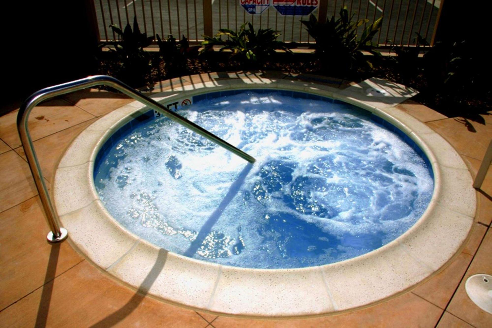 Hampton & Seal Hotel