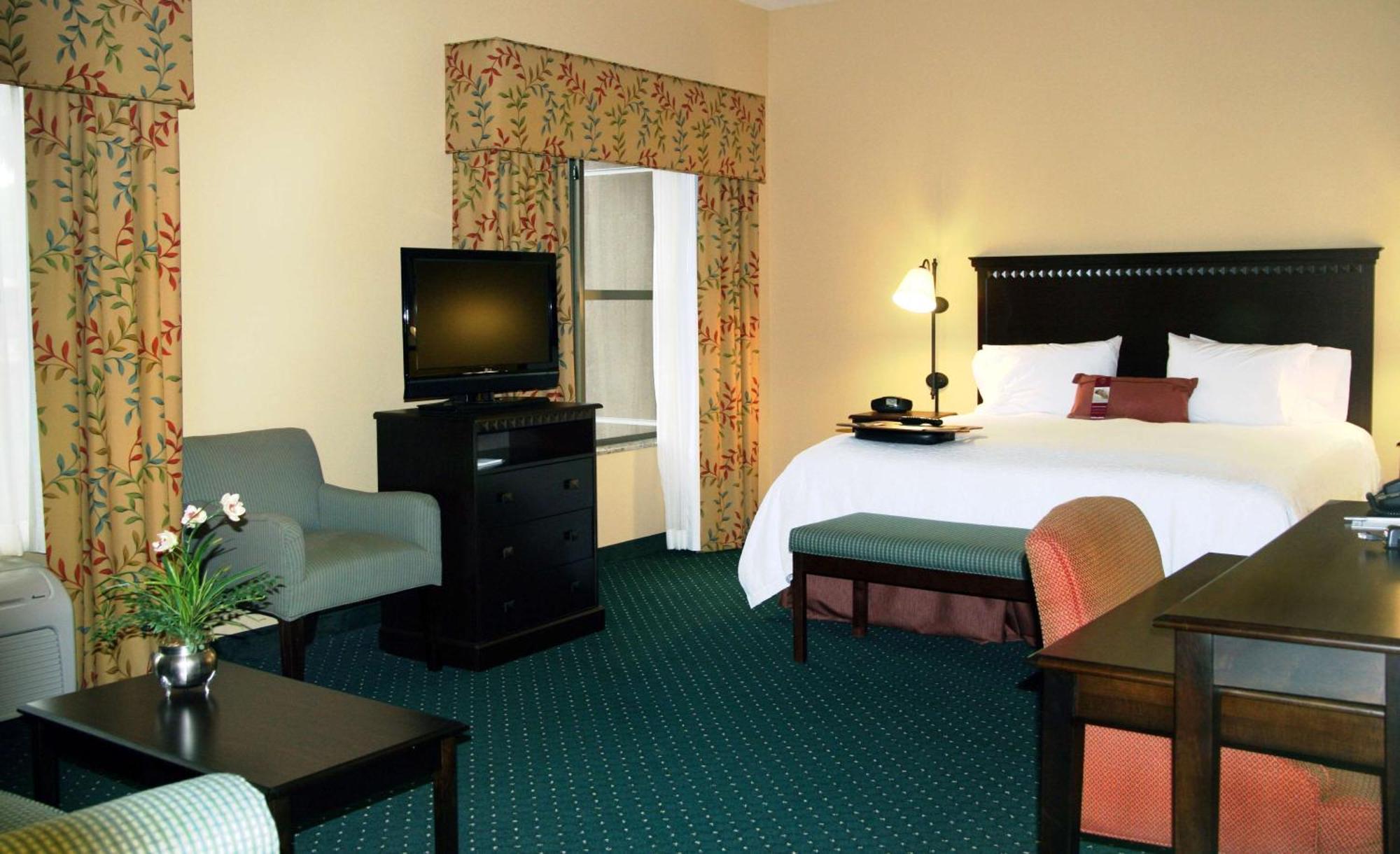 Hotel Hampton & Seal Seal Beach