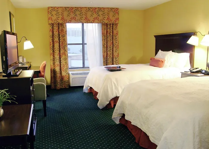 Hampton Inn & Suites Seal Beach